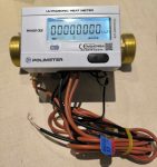   56___Calmet Polimeter ultrahangos kompakt hőmennyiségmérő fűtés-hűtés, kombinált üzemmódra NÁ32, Qp=6 m3/h, L=180 mm, MID hitelesítéssel