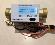 58___Calmet Polimeter  ultrahangos kompakt hőmennyiségmérő fűtés-hűtés, kombinált üzemmódra NÁ40, Qp=10 m3/h, L=200 mm, MID hitelesítéssel